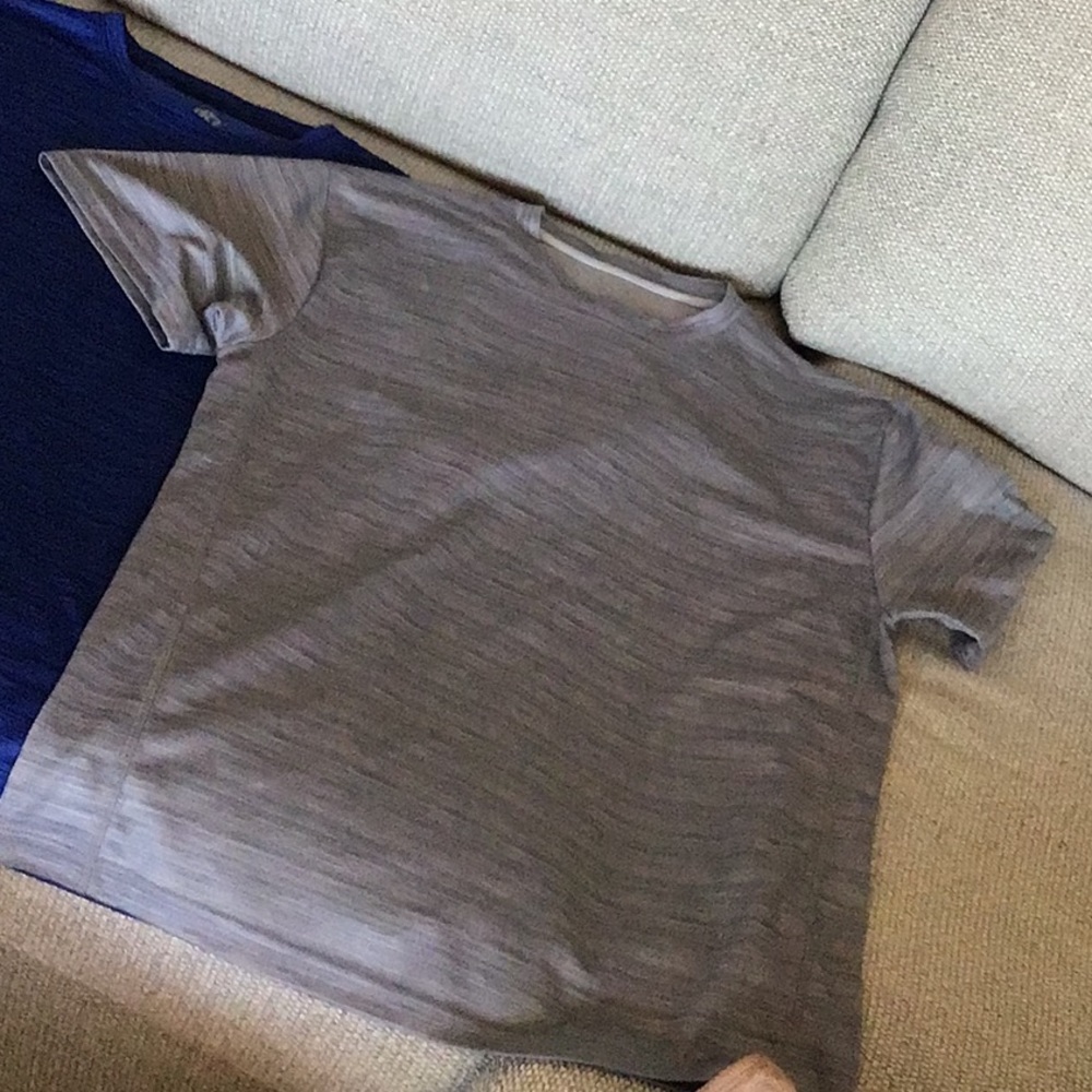 2 RB3 performance short sleeve shirts, size medium